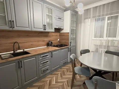 2-комн. на Широкой улице, 56 м² — квартира посуточно в Кисловодске, ул. Осипенко, 3