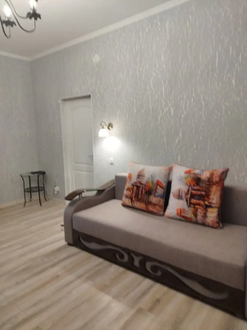 3-комн. у Курортного бульвара, 70 м², ул. Чкалова, 17 — главное фото квартиры посуточно в Кисловодске