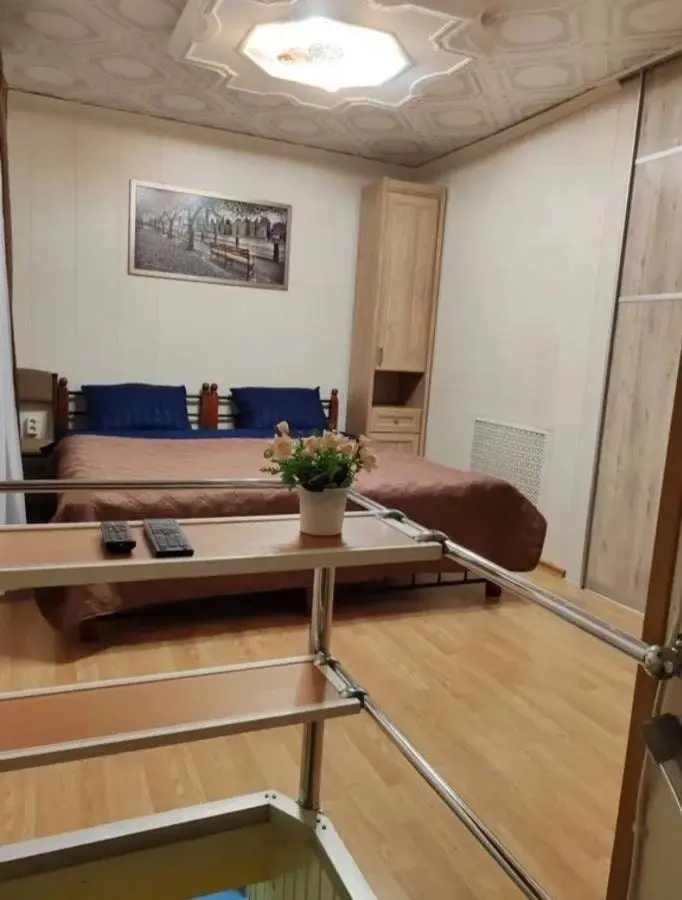 2-комн. рядом с прогулочной зоной, 40 м², ул. Ермолова, 7 — главное фото квартиры посуточно в Кисловодске
