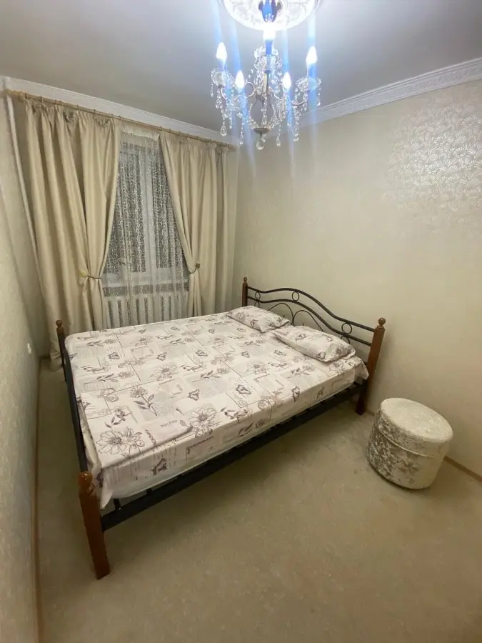 2-комн. недалеко от центра, 60 м², ул. Тельмана, 13 — главное фото квартиры посуточно в Кисловодске