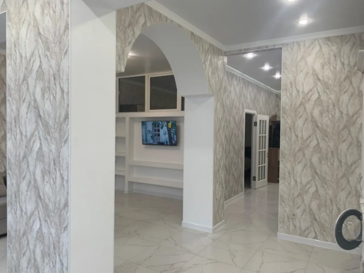 2-комн. у зелёной зоны, 56 м², ул. Кутузова, 65 — фото квартиры посуточно в Кисловодске №3