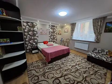 1-комн. возле Нарзанной галереи, 40 м² — квартира посуточно в Кисловодске, ул. Розы Люксембург, 7