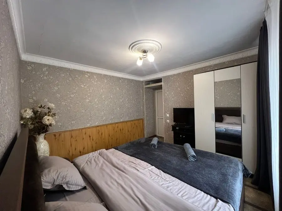 Квартира у Комсомольского парка, 150 м², ул. Тельмана, 18 — фото квартиры посуточно в Кисловодске №3