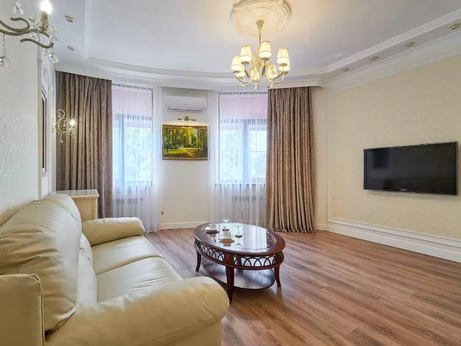 3-комн. рядом с Курортным бульваром, 70 м², ул. Чкалова, 75 — фото квартиры посуточно в Кисловодске №3
