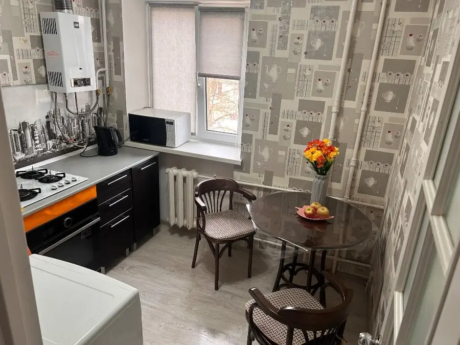 2-комн. рядом с прогулочной зоной, 48 м², ул. Клары Цеткин, 33 — фото квартиры посуточно в Кисловодске №2
