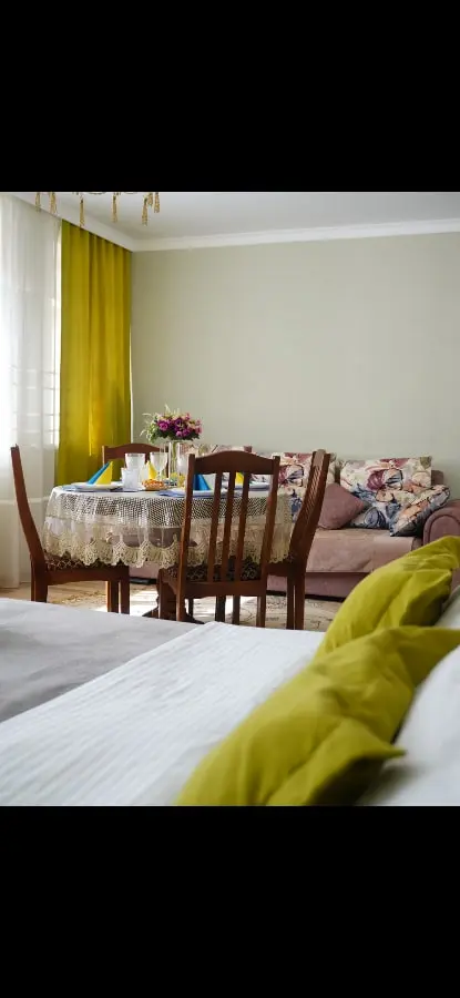 2-комн. у прогулочных маршрутов, 54 м², ул. Берёзовская, 30 — главное фото квартиры посуточно в Кисловодске