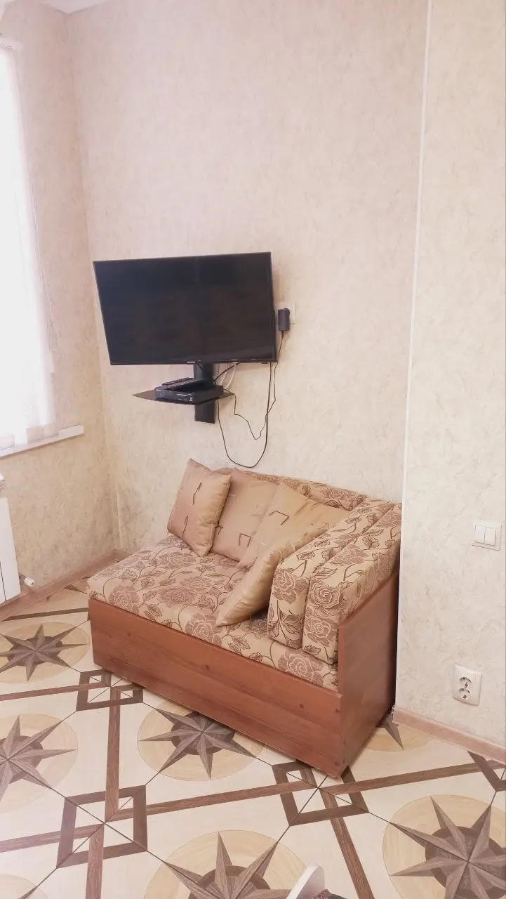 2-комн. у Никольского собора, 50 м², ул. Кольцова, 22 — главное фото квартиры посуточно в Кисловодске