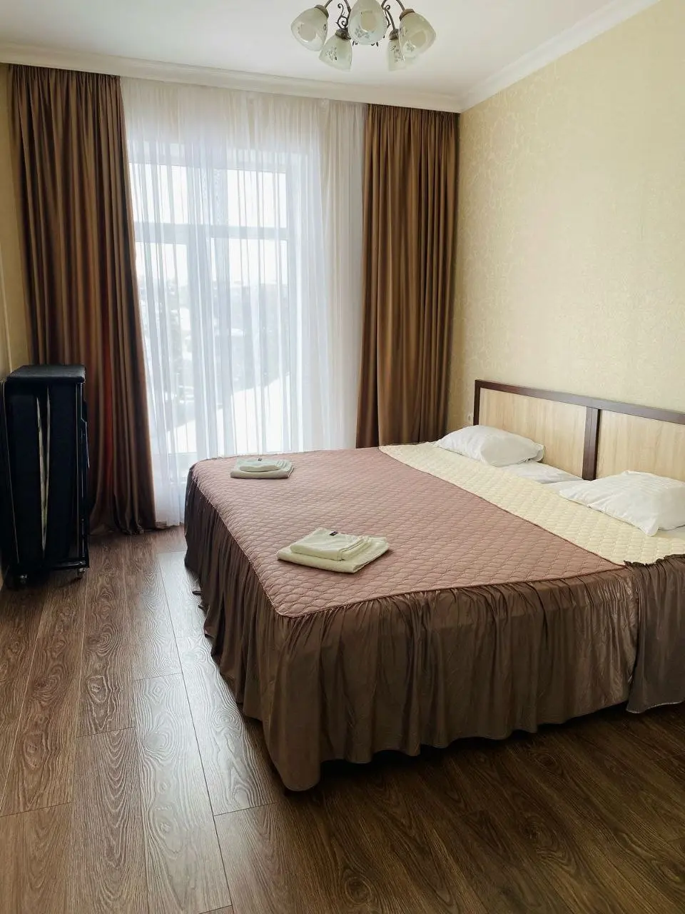 2-комн. рядом с зелёной зоной, 75 м², ул. Толбухина, 16 — главное фото квартиры посуточно в Кисловодске