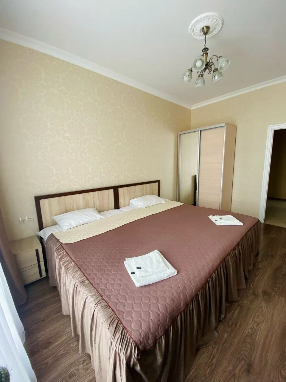 2-комн. рядом с зелёной зоной, 75 м², ул. Толбухина, 16 — фото квартиры посуточно в Кисловодске №2