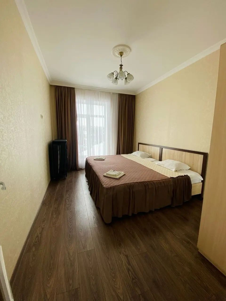 2-комн. рядом с зелёной зоной, 75 м², ул. Толбухина, 16 — фото квартиры посуточно в Кисловодске №3