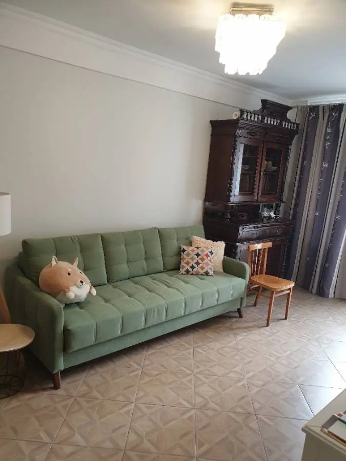 2-комн. в центре Кисловодска, 46 м², ул. Тельмана, 27 — главное фото квартиры посуточно в Кисловодске