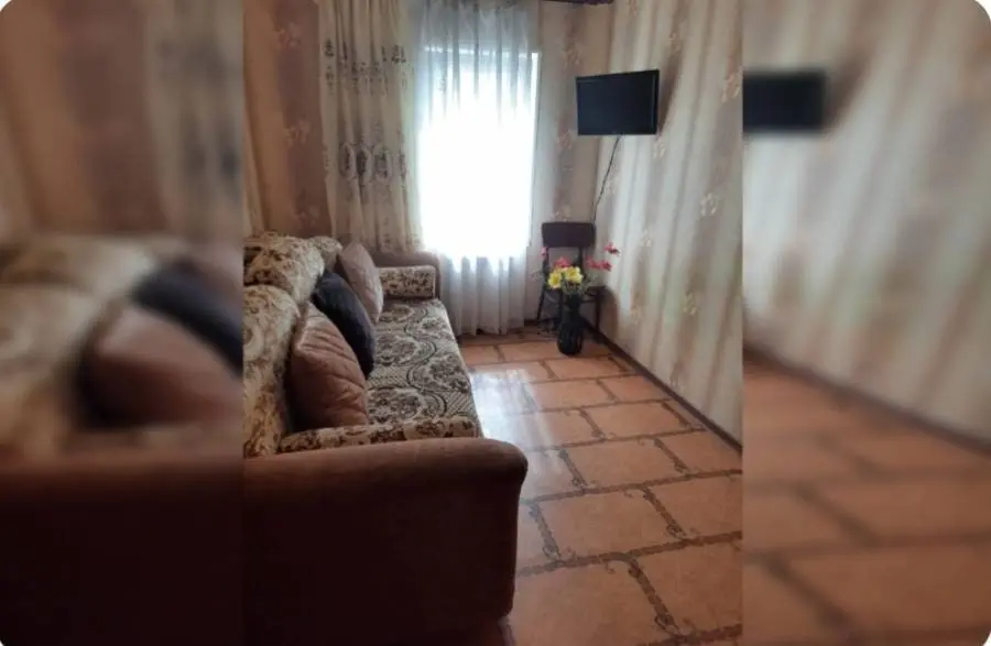 3-комн. у Нижнего парка, 70 м², ул. Ярошенко, 40 — главное фото квартиры посуточно в Кисловодске