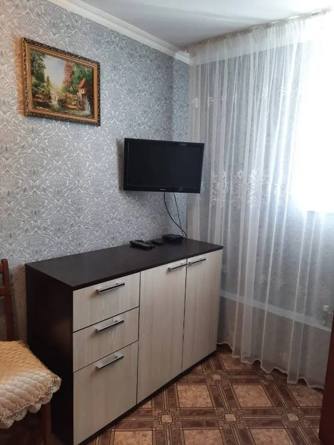 3-комн. у Нижнего парка, 70 м², ул. Ярошенко, 40 — фото квартиры посуточно в Кисловодске №2