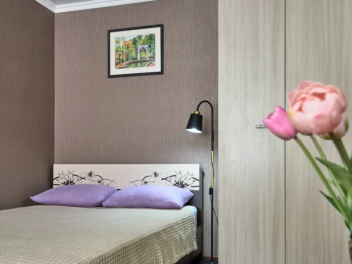 2-комн. в районе санатория Москва, 44 м², ул. Широкая, 33 — главное фото квартиры посуточно в Кисловодске