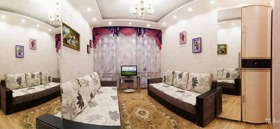 1-комн. возле Никольского собора, 35 м², ул. Гагарина, д. 10 — главное фото квартиры посуточно в Кисловодске
