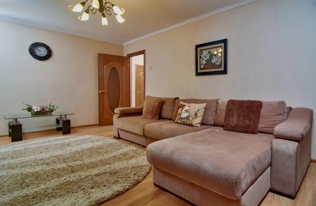 2-комн. рядом с прогулочной зоной, 60 м², ул. Тельмана, 13 — главное фото квартиры посуточно в Кисловодске