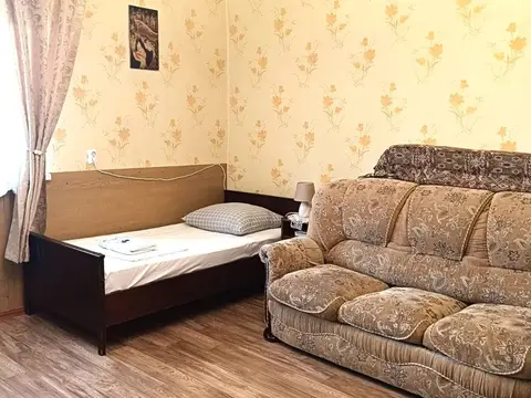 1-комн. рядом с Нарзанной галереей, 35 м² — квартира посуточно в Кисловодске, ул. Ермолова, д 6