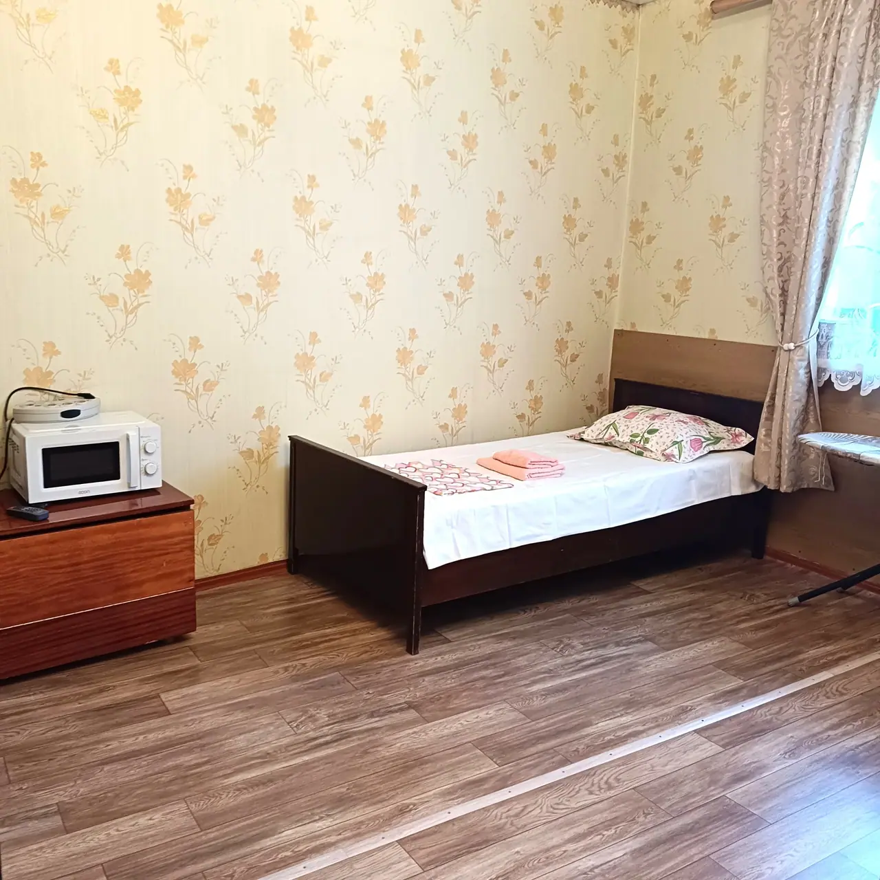 1-комн., 35 м² — Никольский собор, 4 мин пешком, ул. Ермолова, 6 — фото квартиры посуточно в Кисловодске №2