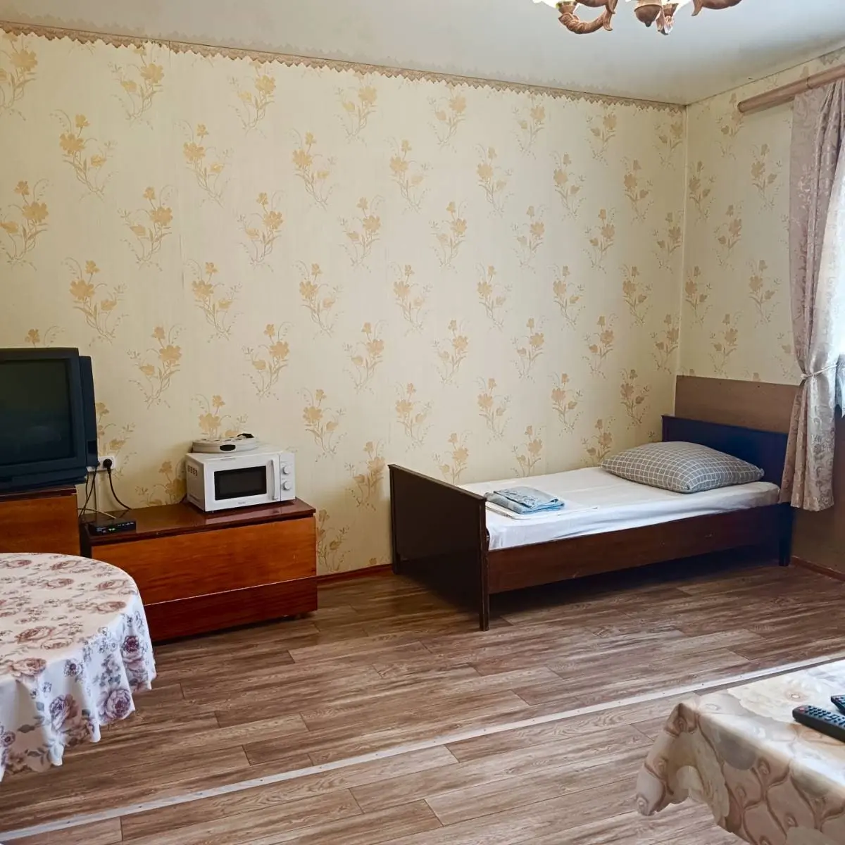 1-комн. рядом с Нарзанной галереей, 35 м², ул. Ермолова, д 6 — фото квартиры посуточно в Кисловодске №3