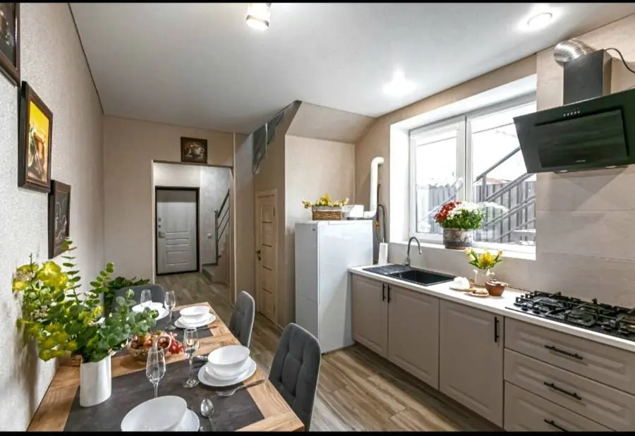 3-комн. рядом с Курортным бульваром, 100 м², ул Эммануила Ходжаева, д 8 — фото квартиры посуточно в Кисловодске №3