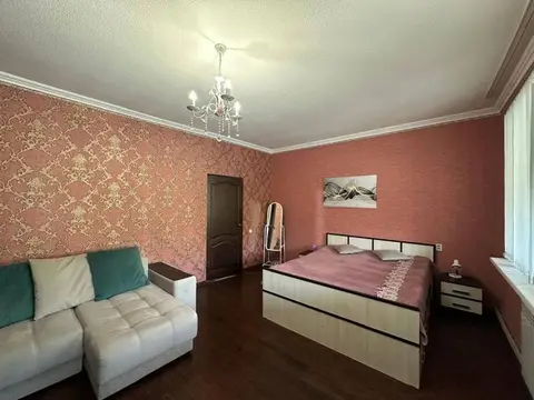 1-комн. у Курортного бульвара, 45 м² — квартира посуточно в Кисловодске, ул Чкалова, д 3