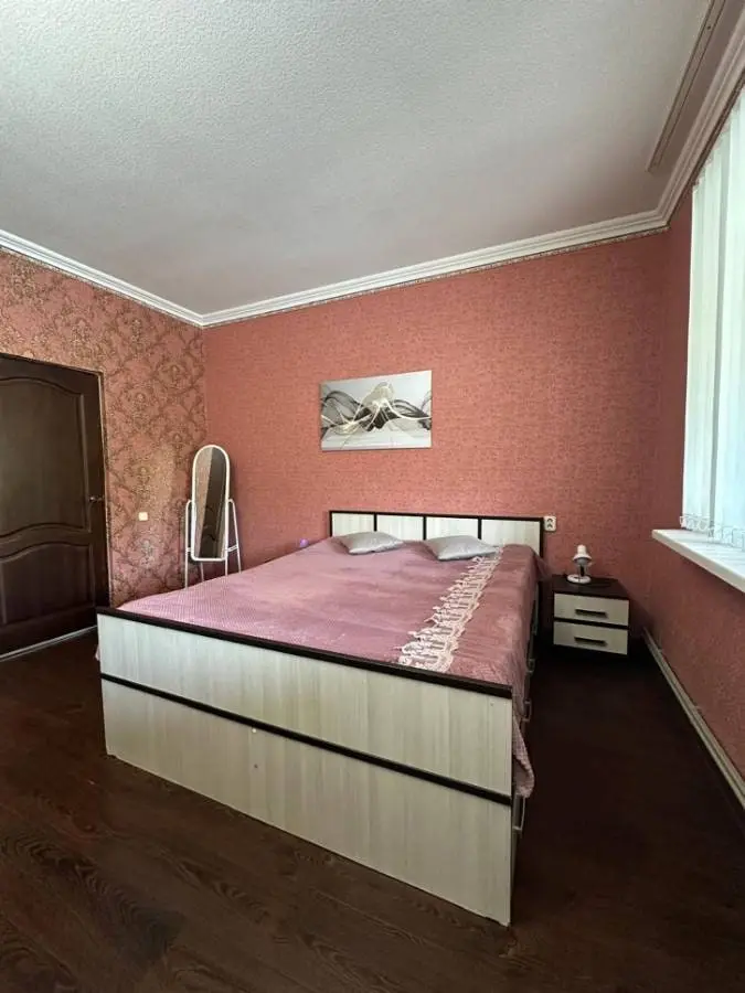 1-комн. у Курортного бульвара, 45 м², ул Чкалова, д 3 — фото квартиры посуточно в Кисловодске №3