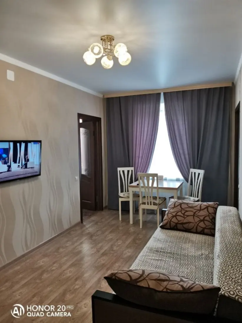 2-комн. у прогулочных маршрутов, 40 м², ул. Берёзовская, 34 — главное фото квартиры посуточно в Кисловодске