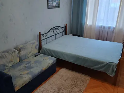 3-комн. возле Нарзанной галереи, 55 м² — квартира посуточно в Кисловодске, ул. Красноармейская, 9