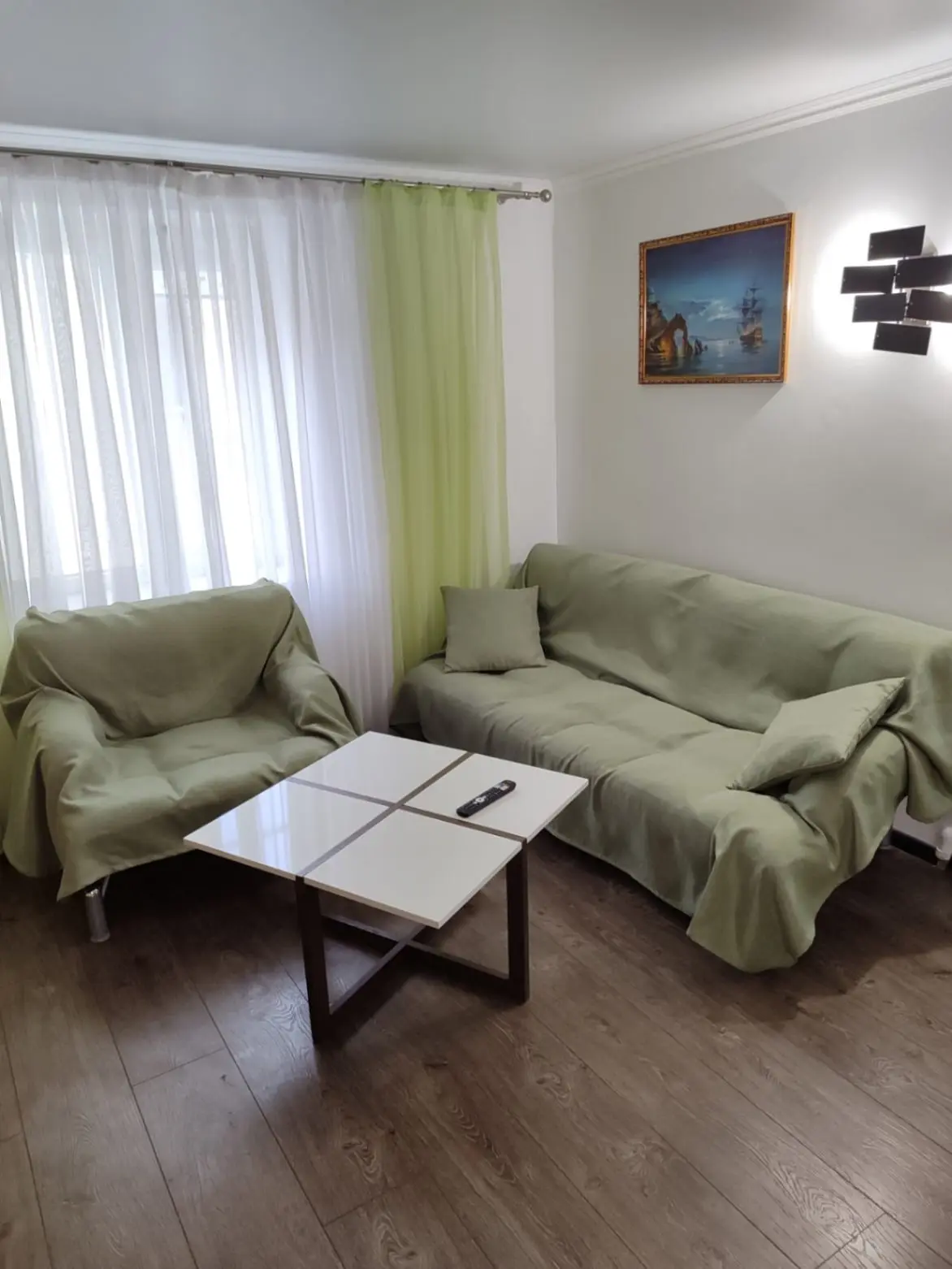 1-комн. на Широкой улице, 50 м², ул. Коллективная, 4а — фото квартиры посуточно в Кисловодске №2