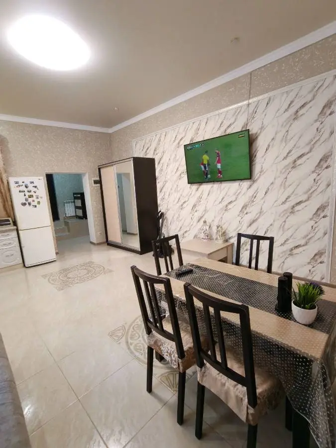 3-комн. в центре Кисловодска, 55 м², ул. Крутая дорога, д. 3 — главное фото квартиры посуточно в Кисловодске