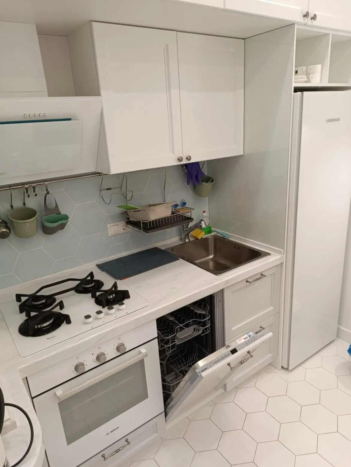 2-комн. у прогулочных маршрутов, 70 м², ул. Дзержинского, 30 — главное фото квартиры посуточно в Кисловодске