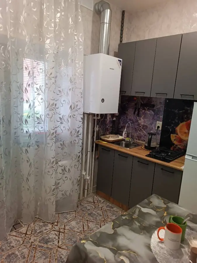 1-комн. возле Никольского собора, 27 м², ул. Гагарина, д. 4 — фото квартиры посуточно в Кисловодске №2