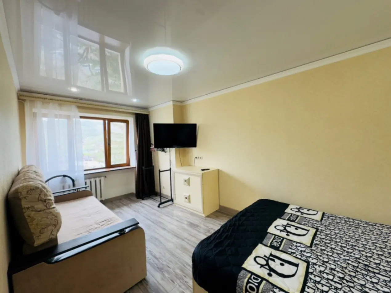 1-комн. в центре Кисловодска, 35 м², пр. Мира, 5 — фото квартиры посуточно в Кисловодске №3