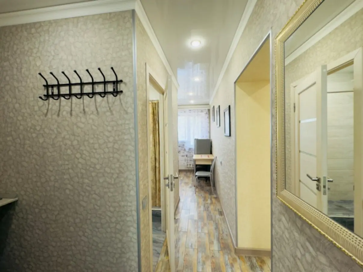 1-комн. в центре Кисловодска, 35 м², пр. Мира, 5 — главное фото квартиры посуточно в Кисловодске