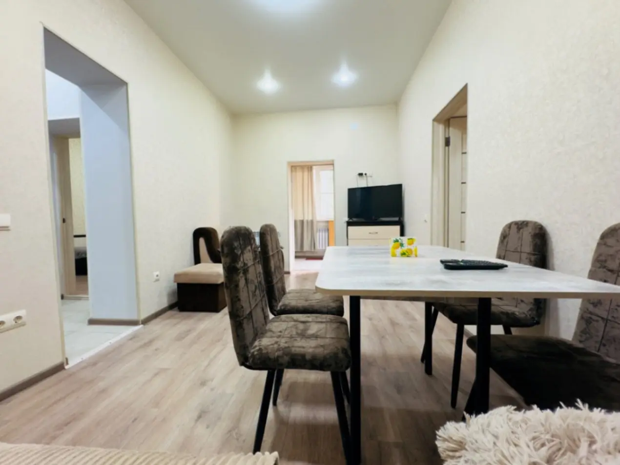 3-комн. у Нарзанной галереи, 70 м², ул. Красноармейская, 8 — фото квартиры посуточно в Кисловодске №2