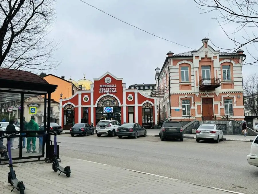 1-комн. возле Нарзанной галереи, 33 м², пр. Мира, д. 5 — фото квартиры посуточно в Кисловодске №2