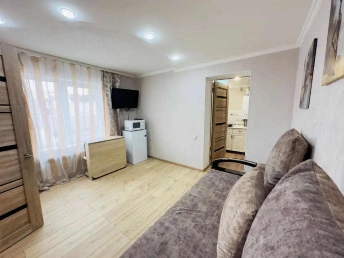 2-комн. в центре Кисловодска, 50 м², пер. Яновского, 11 — фото квартиры посуточно в Кисловодске №3