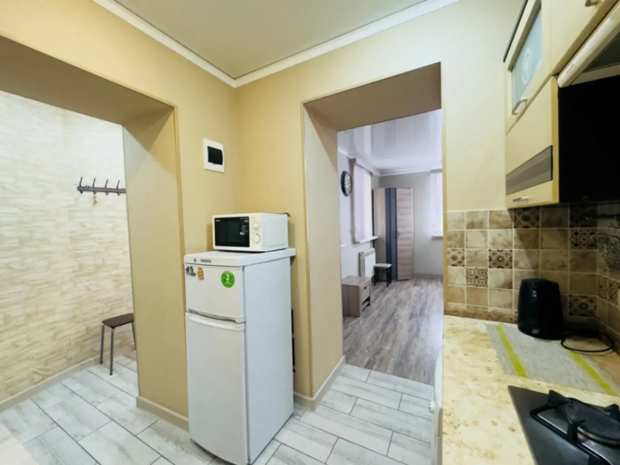 1-комн. рядом с прогулочной зоной, 35 м², ул. Кольцова, 14 — фото квартиры посуточно в Кисловодске №3