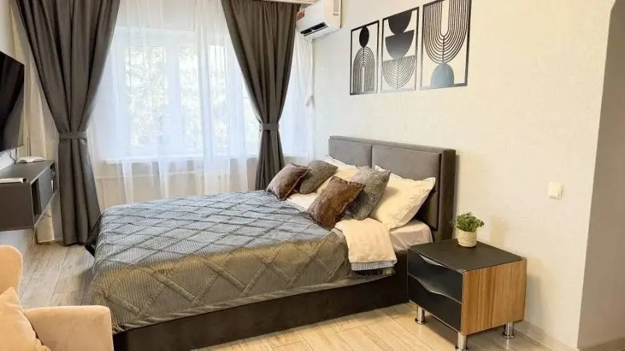 2-комн. в парковой зоне, 45 м², ул. Островского, 5 — главное фото квартиры посуточно в Кисловодске