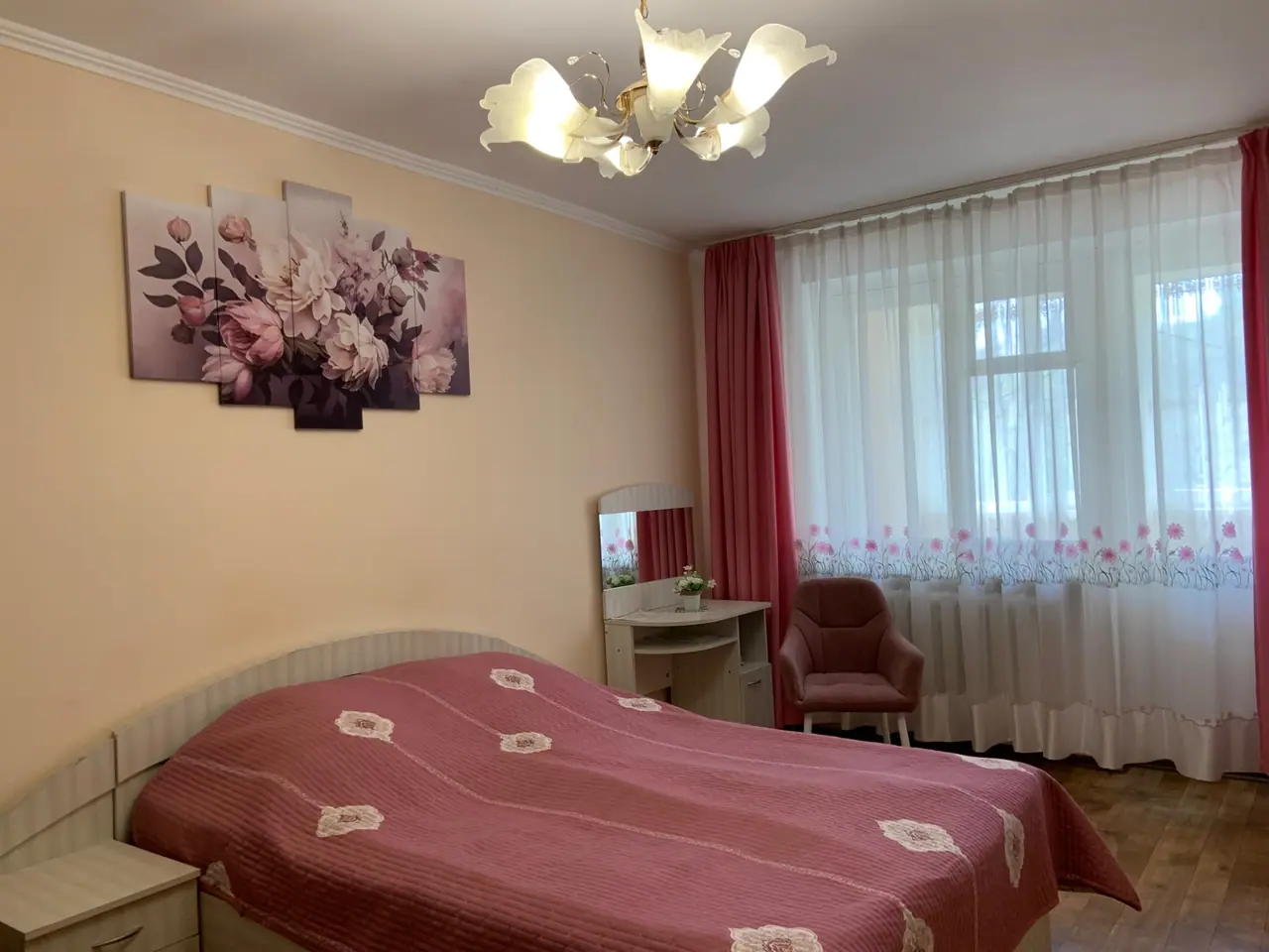 1-комн., 37 м² — ул. Орджоникидзе, ул. Орджоникидзе, 44 — главное фото квартиры посуточно в Кисловодске