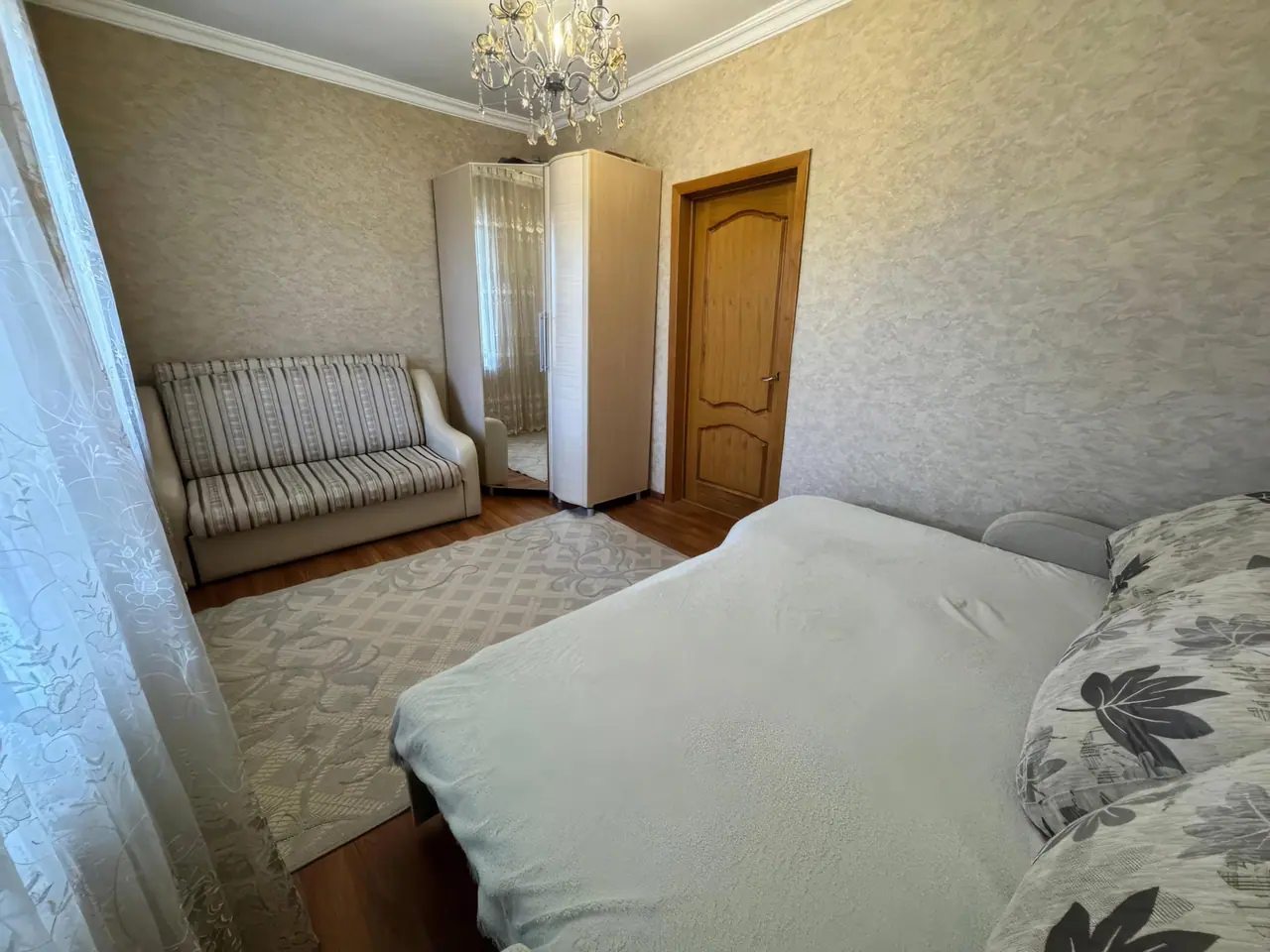 2-комн., 60 м² — Курортный бульвар, 8 мин пешком, ул. Куйбышева, 24 — главное фото квартиры посуточно в Кисловодске