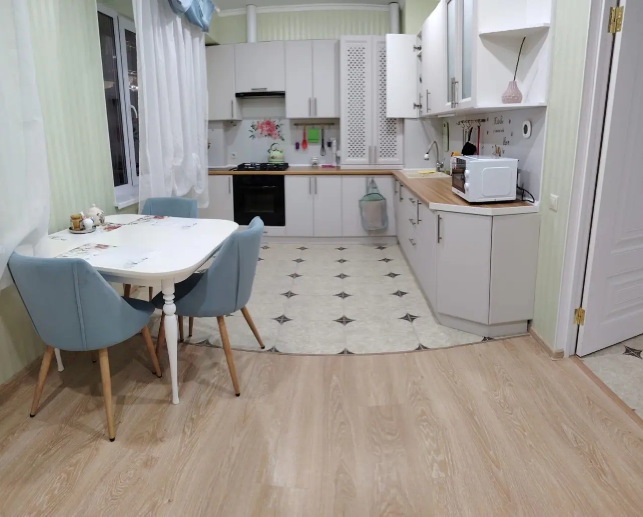 2-комн., 75 м² — район санатория «Москва», ул. Коллективная, 11 — главное фото квартиры посуточно в Кисловодске