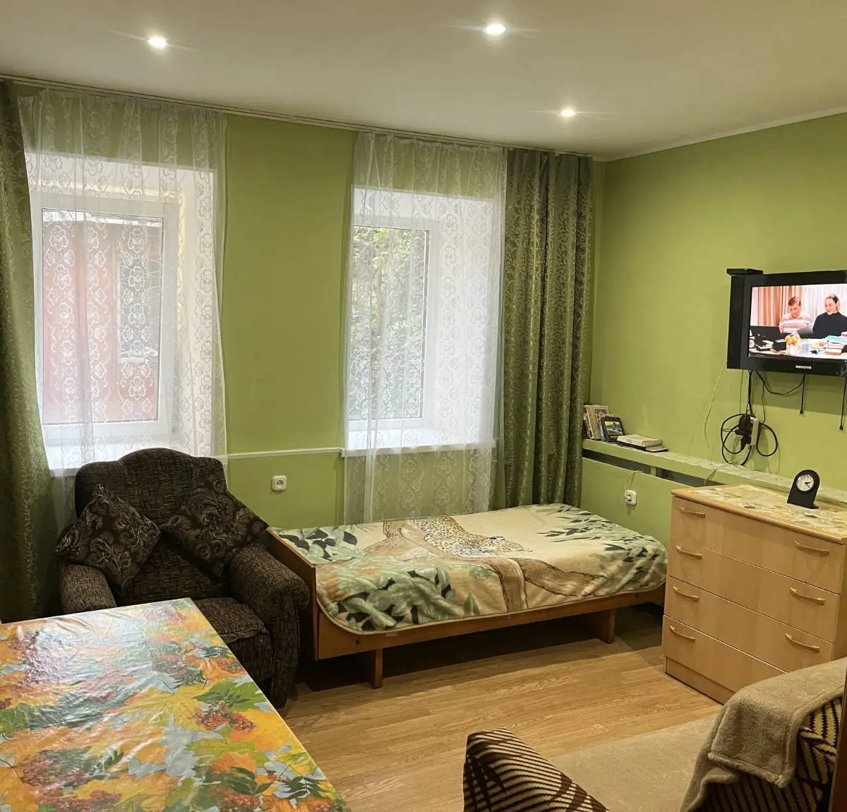 2-комн. в курортной зоне, 46 м², ул. Чернышевского, 25а — главное фото квартиры посуточно в Кисловодске