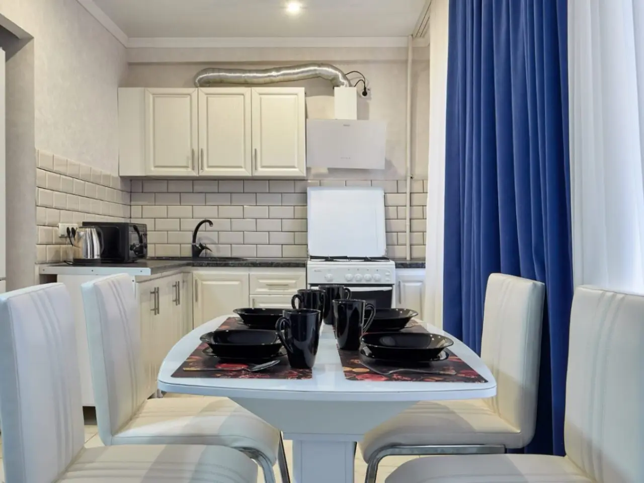 3-комн. в спокойном районе, 50 м², ул. Губина, 17 — главное фото квартиры посуточно в Кисловодске