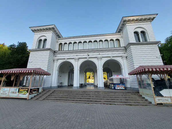 Колоннада в Кисловодске — фото 2